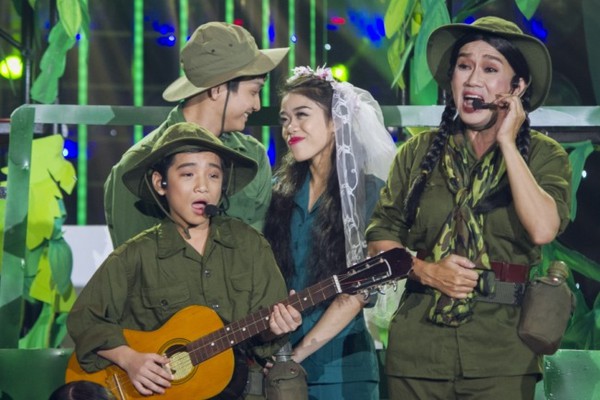 GMTQ nh&iacute;: Cặp đ&ocirc;i ngoại quốc v&eacute;n &aacute;o "khoe body" Bi (Rain) 9